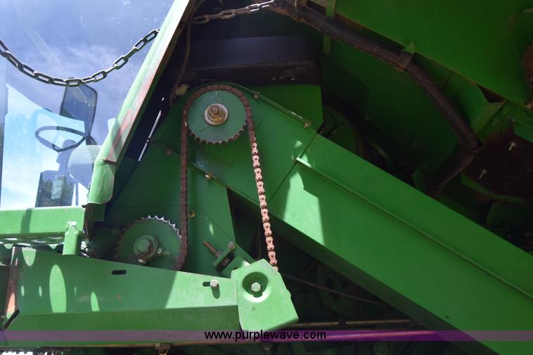 image for item K6648 1991 John Deere 9600 combine