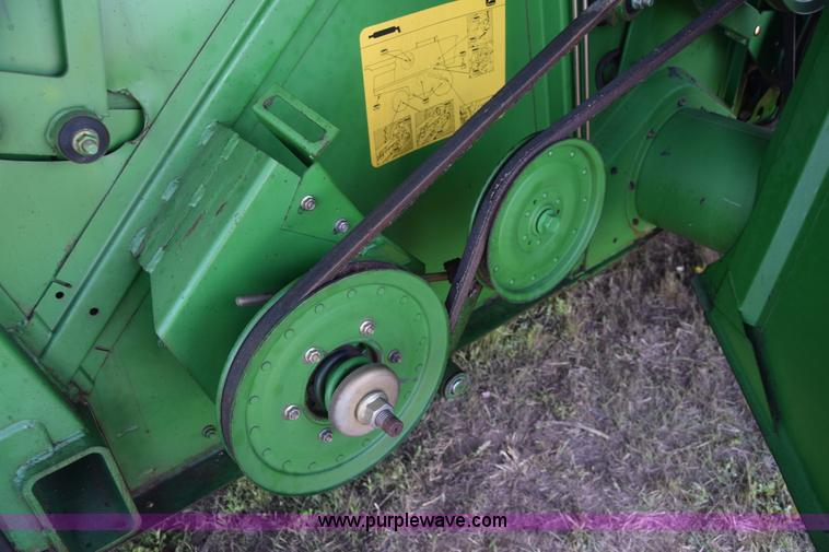 image for item K6648 1991 John Deere 9600 combine
