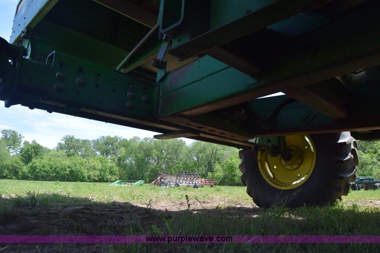 image for item K6648 1991 John Deere 9600 combine