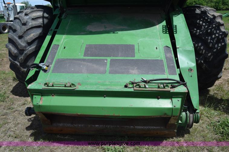 image for item K6648 1991 John Deere 9600 combine