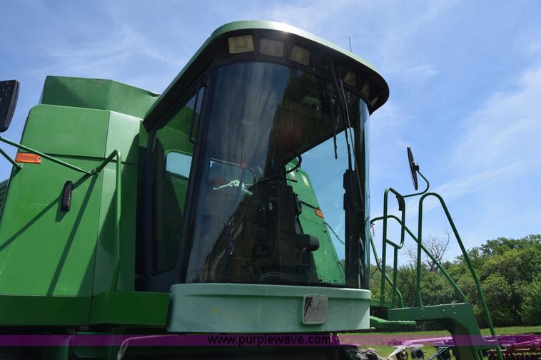 image for item K6648 1991 John Deere 9600 combine