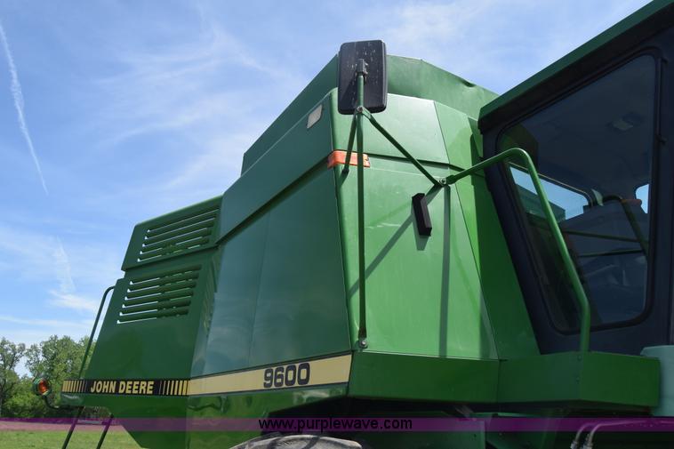 image for item K6648 1991 John Deere 9600 combine