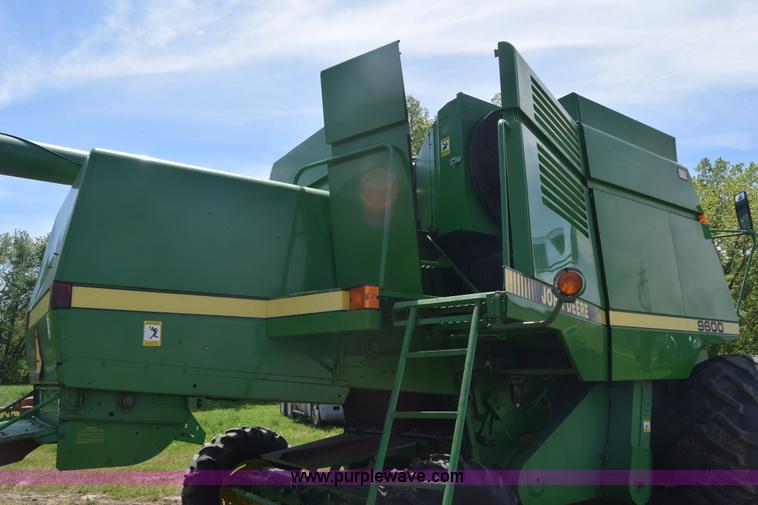image for item K6648 1991 John Deere 9600 combine