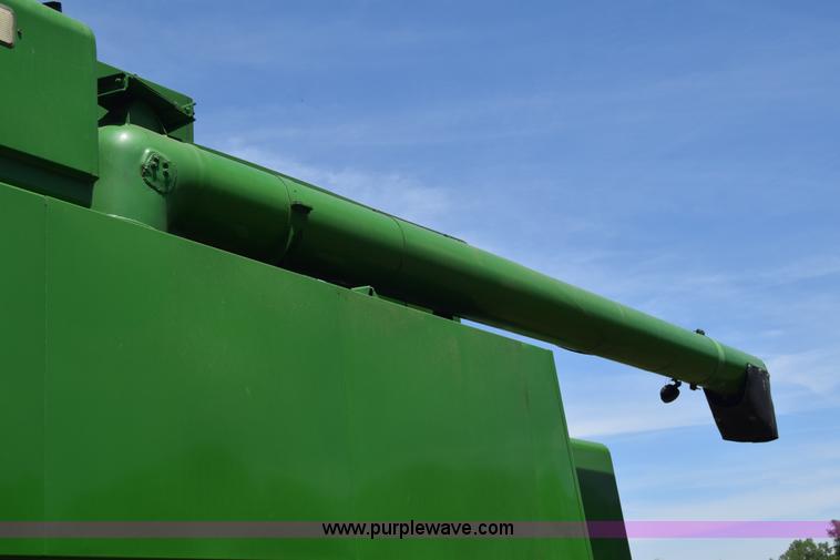 image for item K6648 1991 John Deere 9600 combine