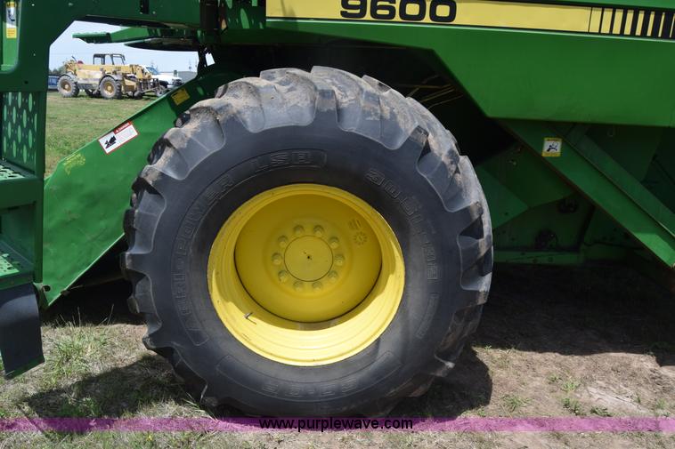 image for item K6648 1991 John Deere 9600 combine