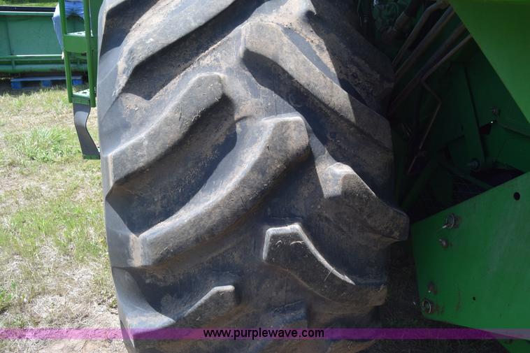 image for item K6648 1991 John Deere 9600 combine