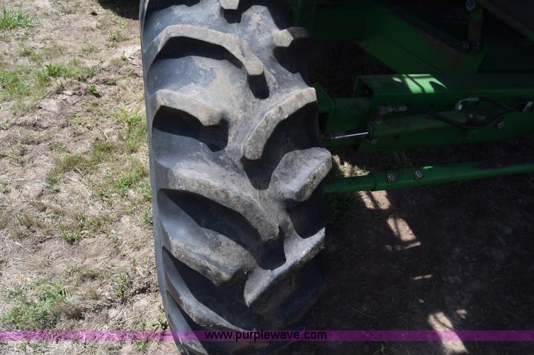 image for item K6648 1991 John Deere 9600 combine