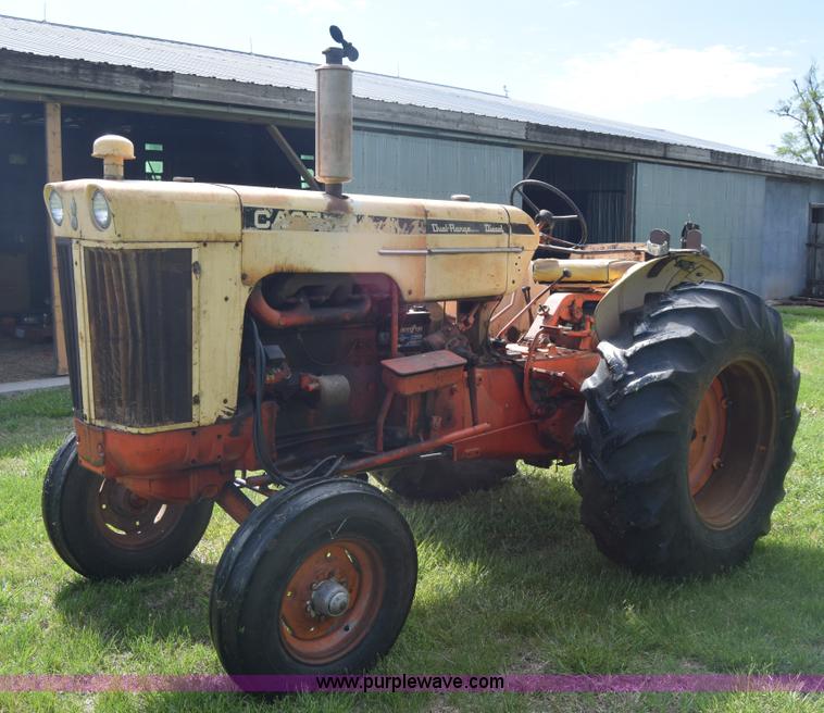image for item K6703 1963 Case 830 tractor