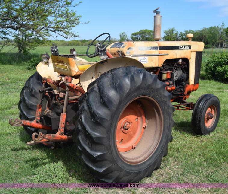 image for item K6703 1963 Case 830 tractor