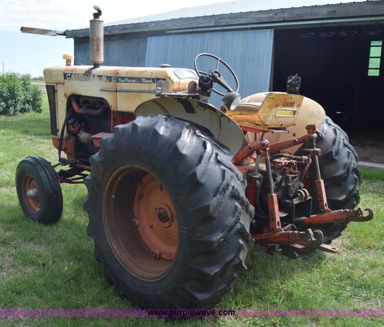 image for item K6703 1963 Case 830 tractor
