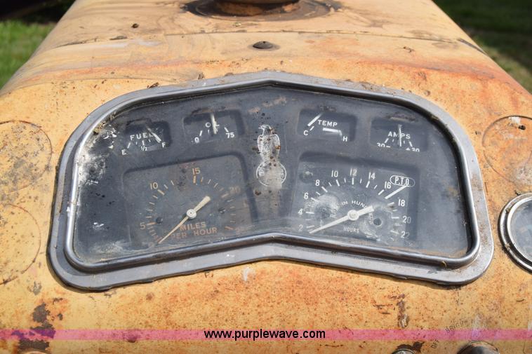 image for item K6703 1963 Case 830 tractor