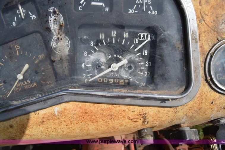 image for item K6703 1963 Case 830 tractor