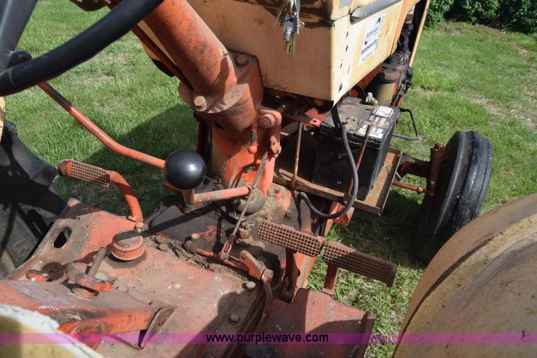 image for item K6703 1963 Case 830 tractor