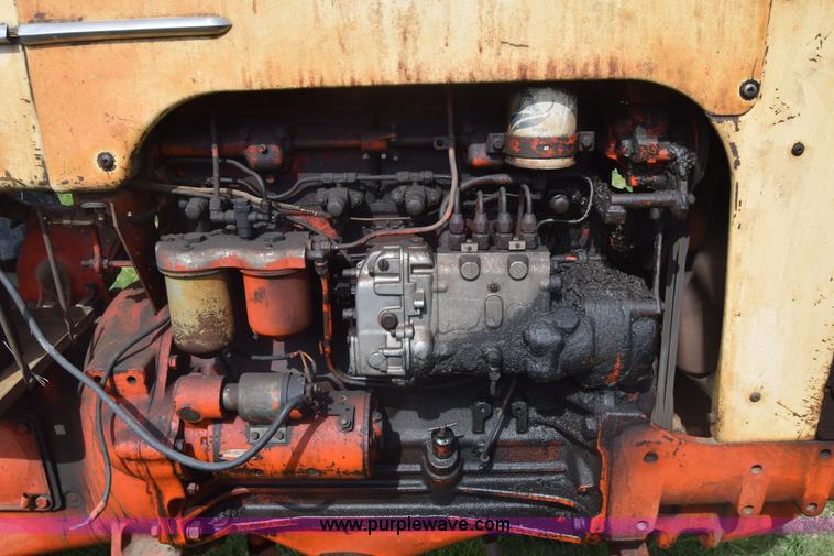 image for item K6703 1963 Case 830 tractor