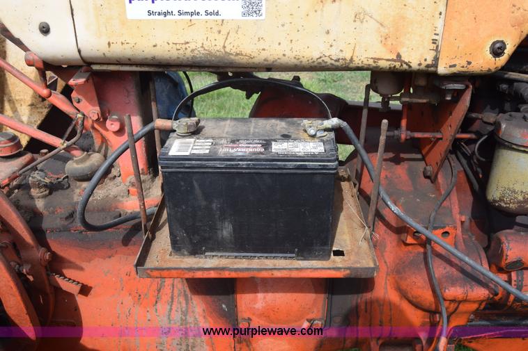 image for item K6703 1963 Case 830 tractor