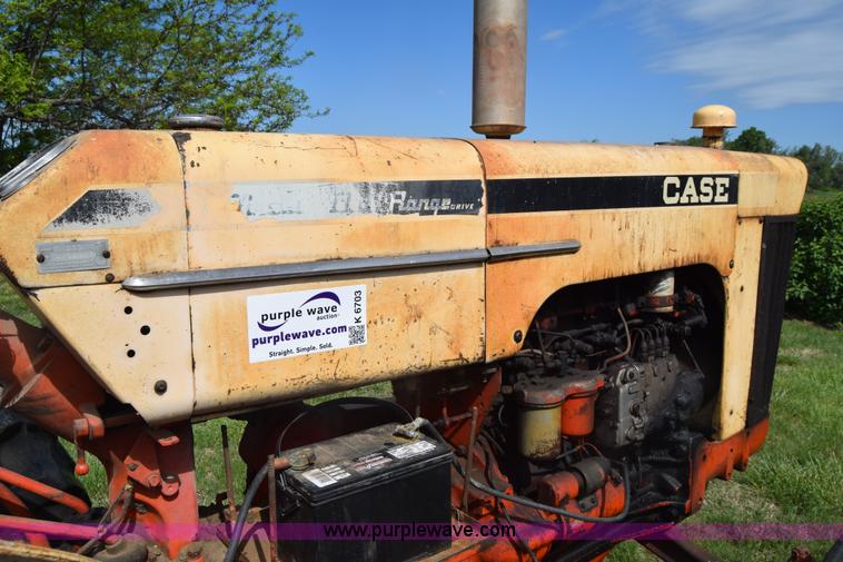 image for item K6703 1963 Case 830 tractor