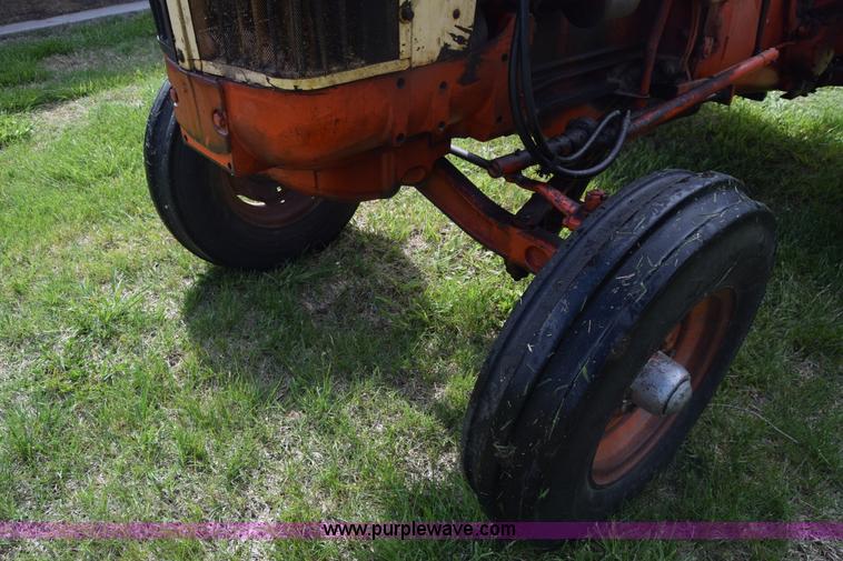 image for item K6703 1963 Case 830 tractor