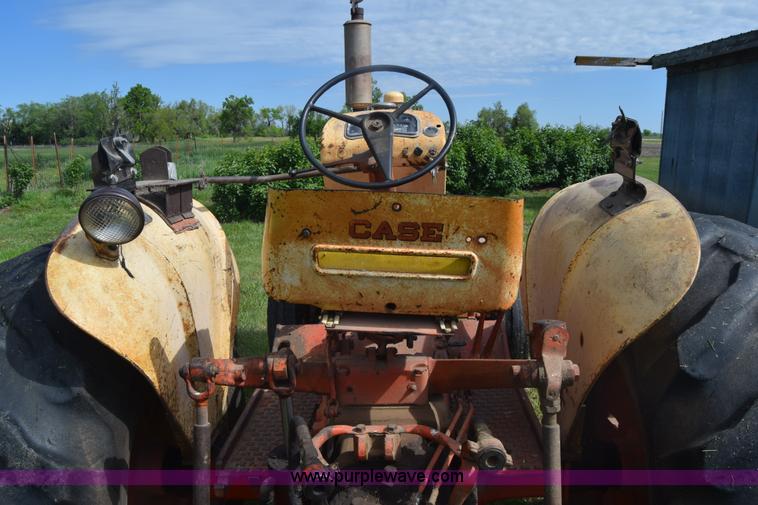 image for item K6703 1963 Case 830 tractor