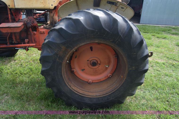 image for item K6703 1963 Case 830 tractor