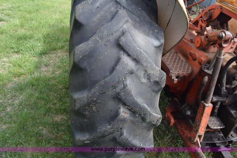 image for item K6703 1963 Case 830 tractor