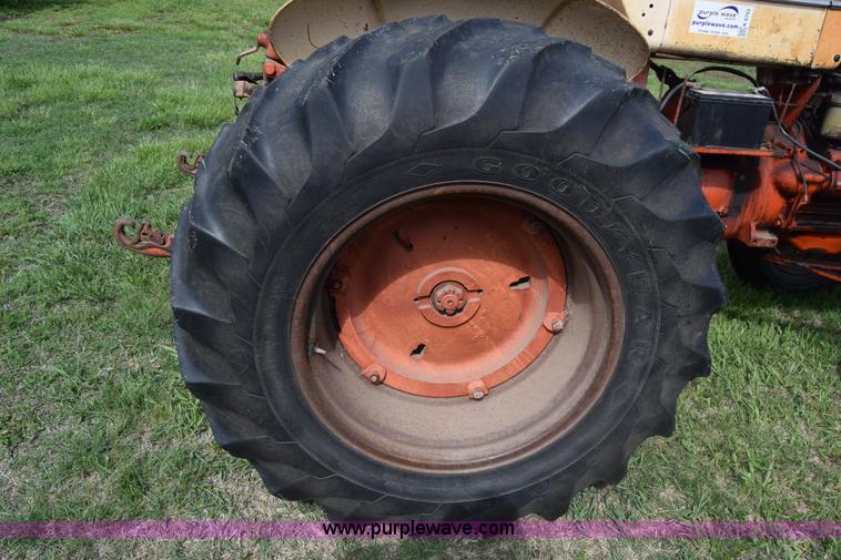 image for item K6703 1963 Case 830 tractor