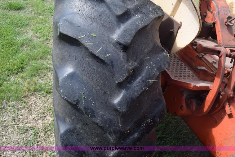image for item K6703 1963 Case 830 tractor