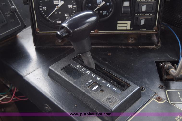 image for item K7495 1996 Ag-Chem TerraGator 1844 self-propelled sprayer