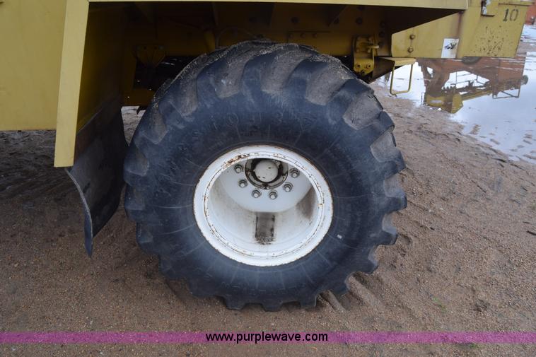 image for item K7495 1996 Ag-Chem TerraGator 1844 self-propelled sprayer