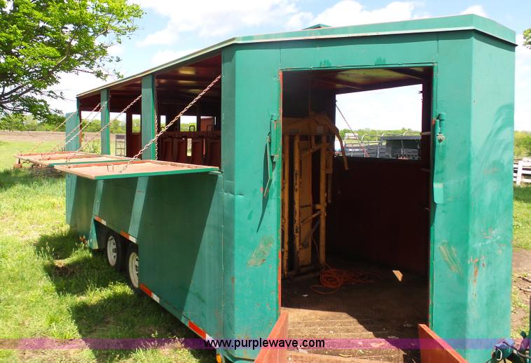 image for item K7938 Cattle chute/working station