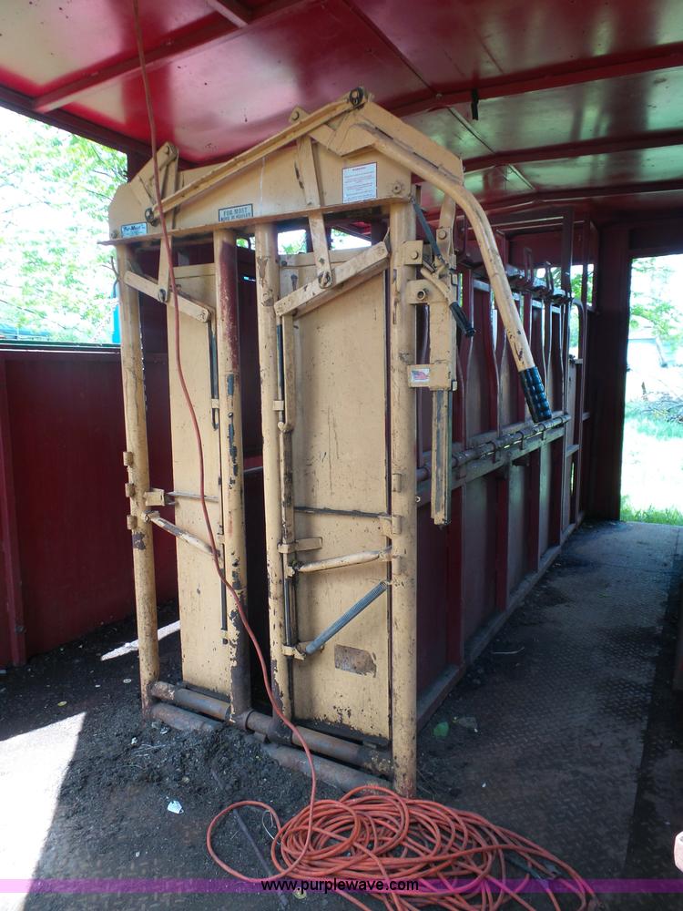 image for item K7938 Cattle chute/working station