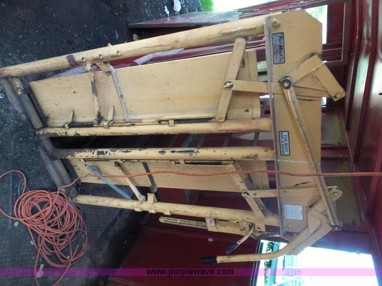 image for item K7938 Cattle chute/working station