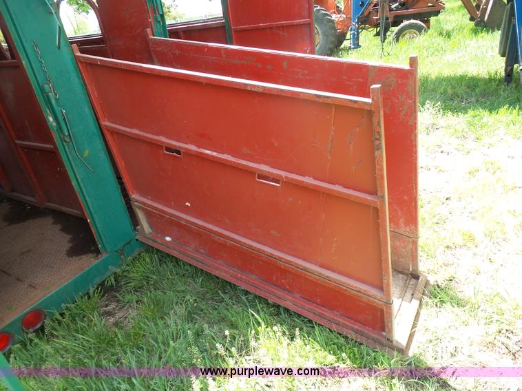 image for item K7938 Cattle chute/working station