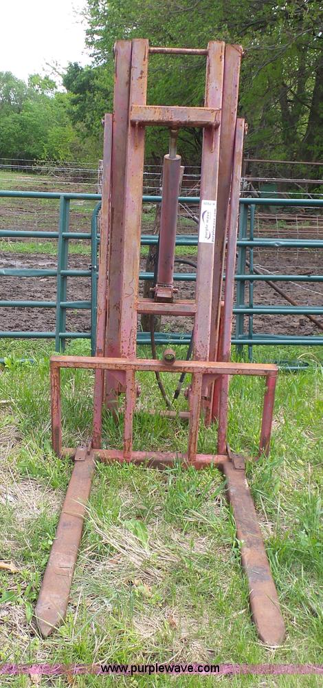 image for item K7939 Three point forklift attachment