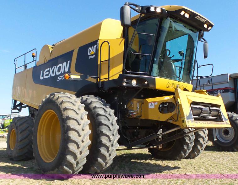 image for item K8261 2009 Claas Lexion 570R combine