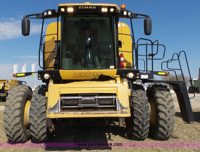 image for item K8261 2009 Claas Lexion 570R combine