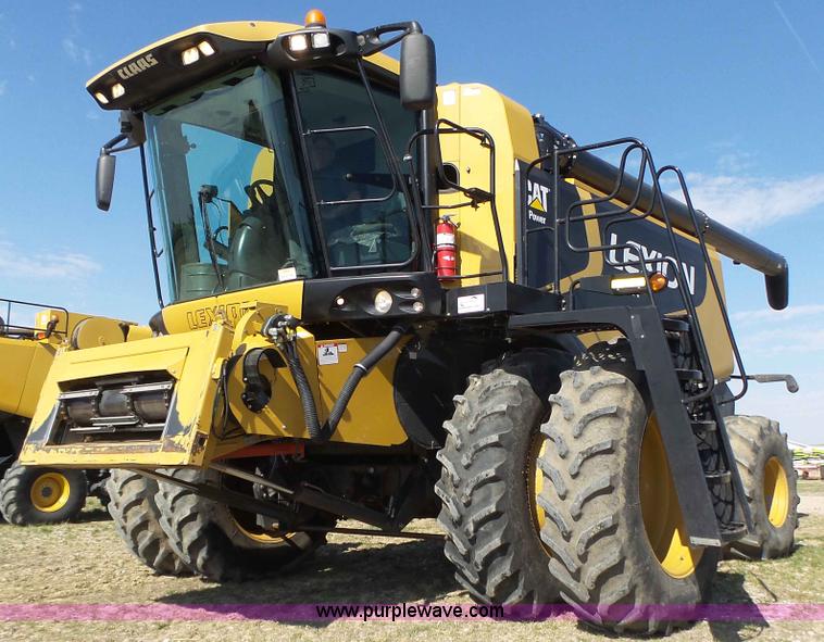 image for item K8261 2009 Claas Lexion 570R combine