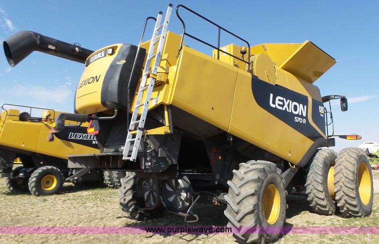 image for item K8261 2009 Claas Lexion 570R combine