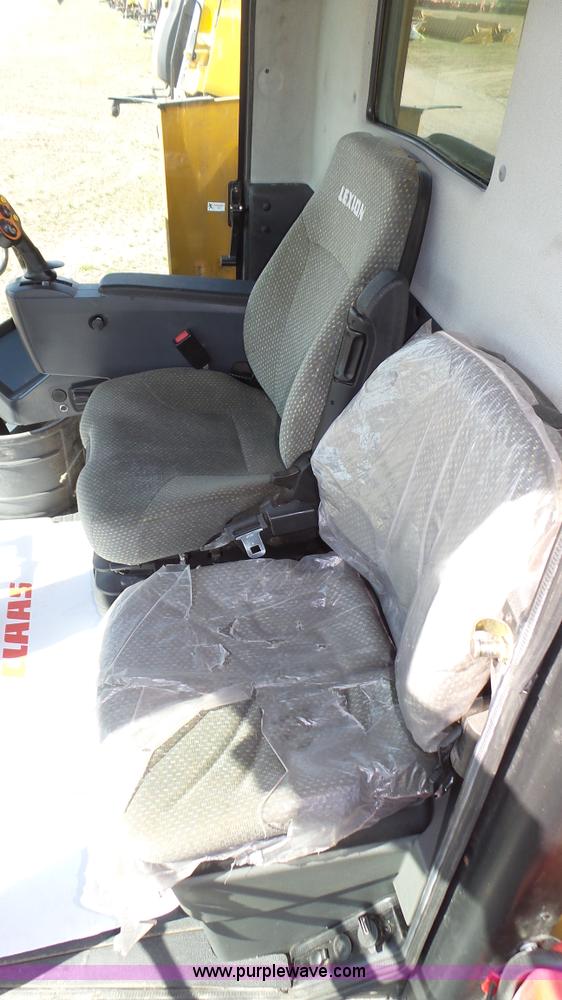 image for item K8261 2009 Claas Lexion 570R combine