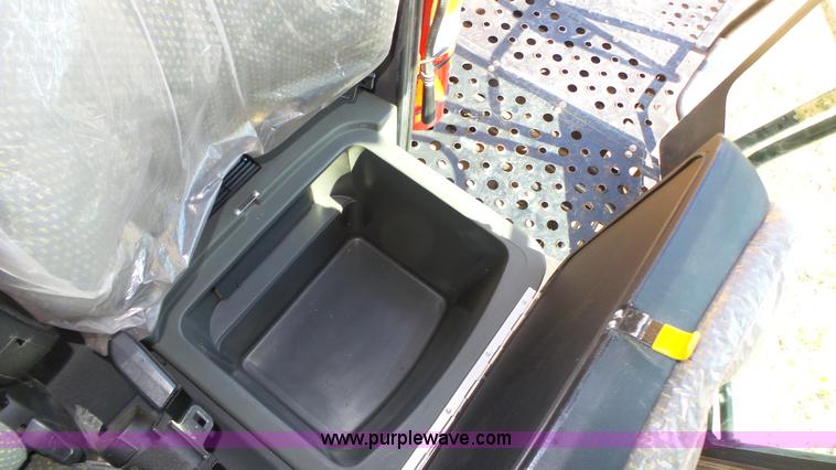 image for item K8261 2009 Claas Lexion 570R combine