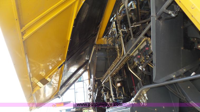 image for item K8261 2009 Claas Lexion 570R combine