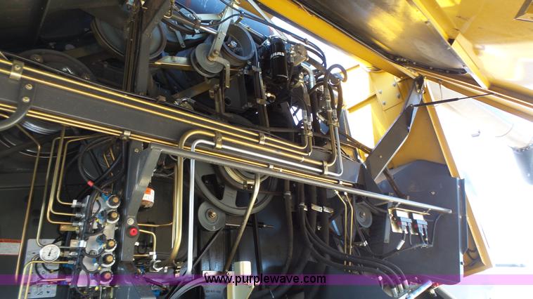 image for item K8261 2009 Claas Lexion 570R combine