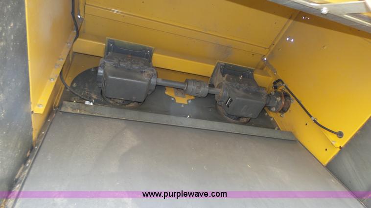 image for item K8261 2009 Claas Lexion 570R combine