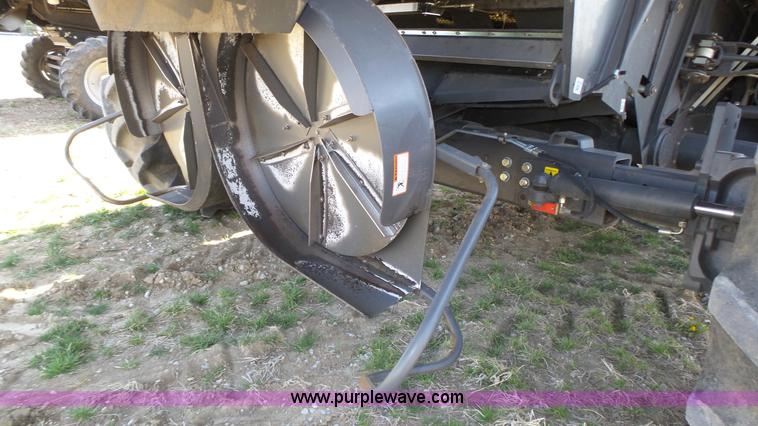 image for item K8261 2009 Claas Lexion 570R combine