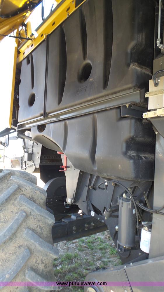 image for item K8261 2009 Claas Lexion 570R combine