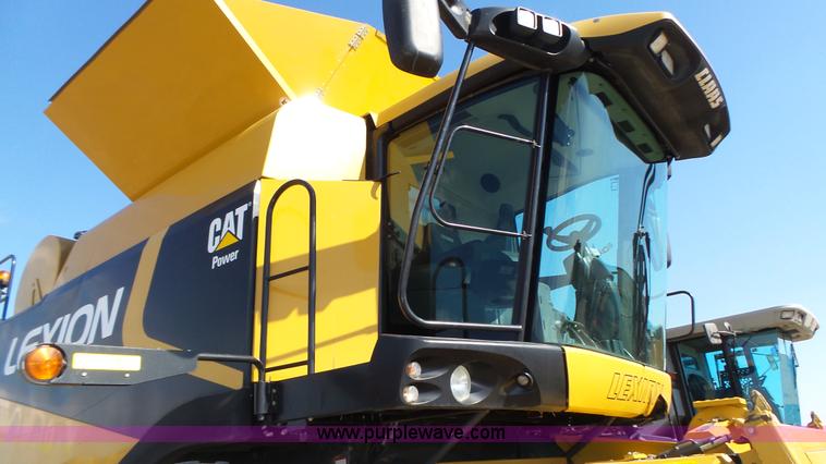 image for item K8261 2009 Claas Lexion 570R combine