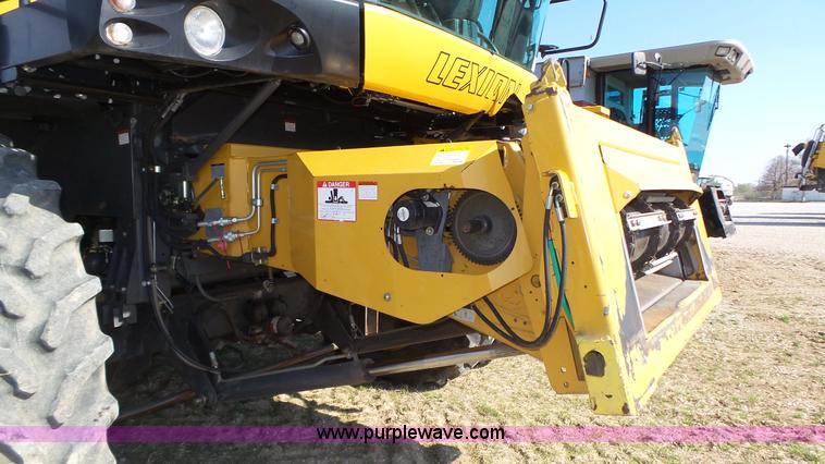 image for item K8261 2009 Claas Lexion 570R combine