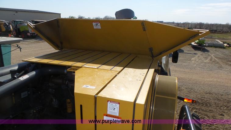 image for item K8261 2009 Claas Lexion 570R combine