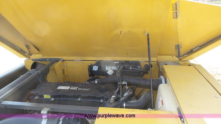 image for item K8261 2009 Claas Lexion 570R combine