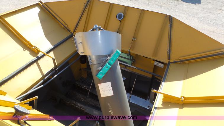 image for item K8261 2009 Claas Lexion 570R combine