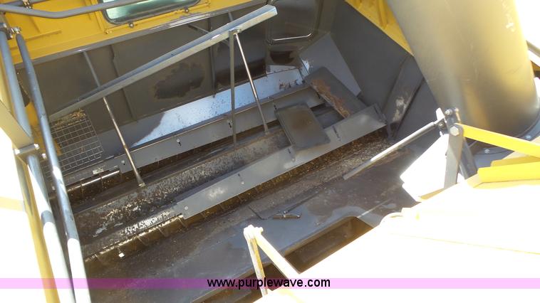 image for item K8261 2009 Claas Lexion 570R combine